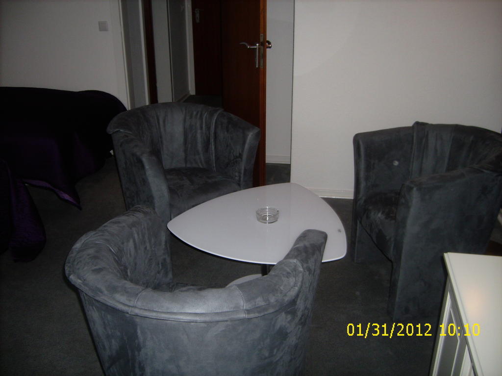 Eu Centralhotel Im Toennchen Düsseldorf Buitenkant foto