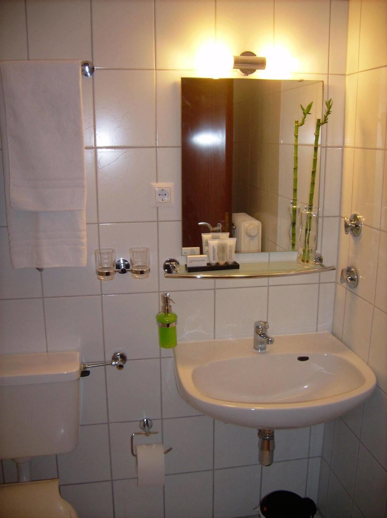 Eu Centralhotel Im Toennchen Düsseldorf Buitenkant foto