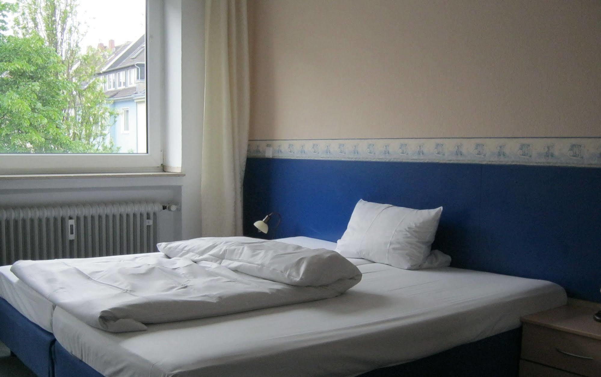 Eu Centralhotel Im Toennchen Düsseldorf Buitenkant foto