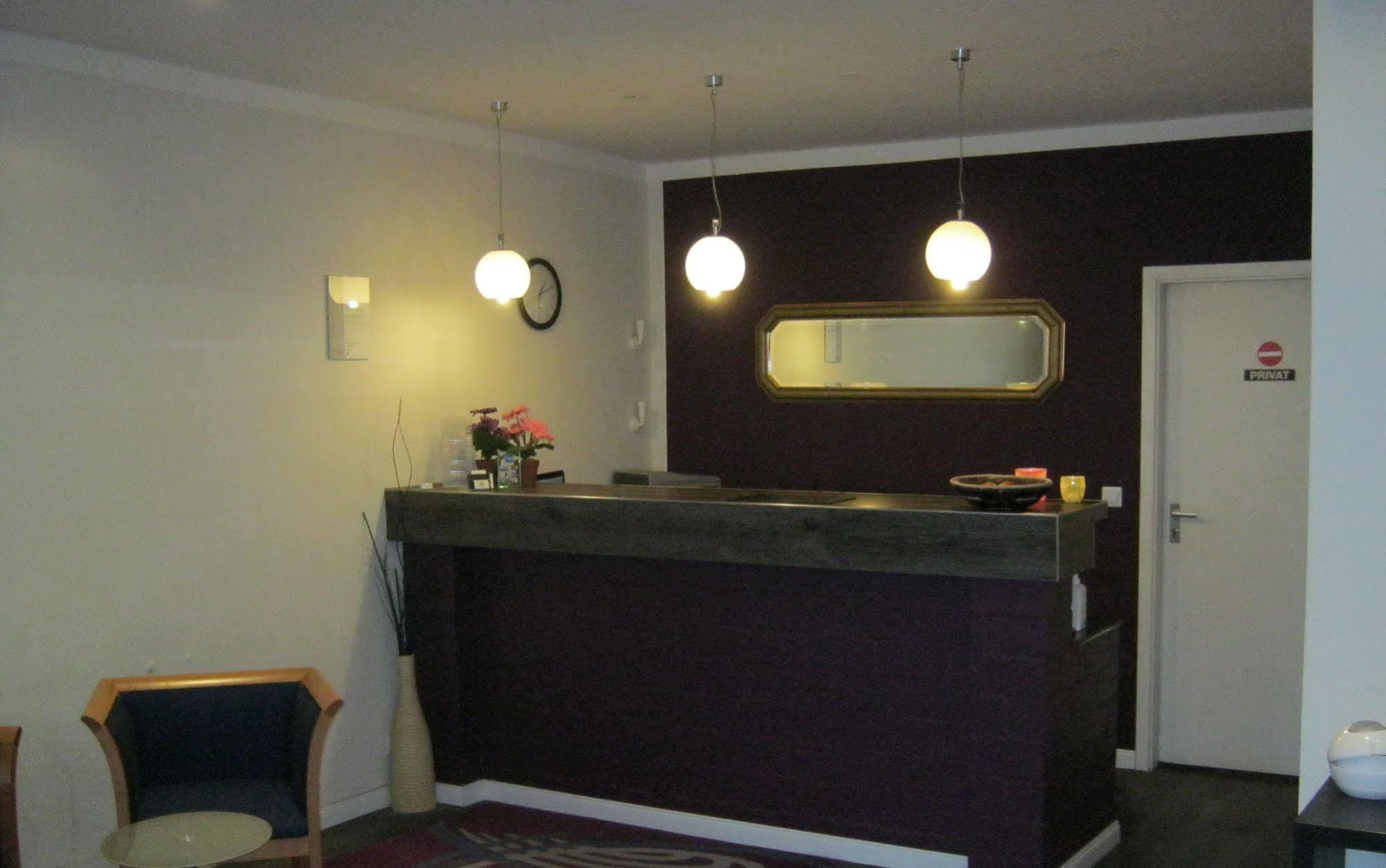 Eu Centralhotel Im Toennchen Düsseldorf Buitenkant foto
