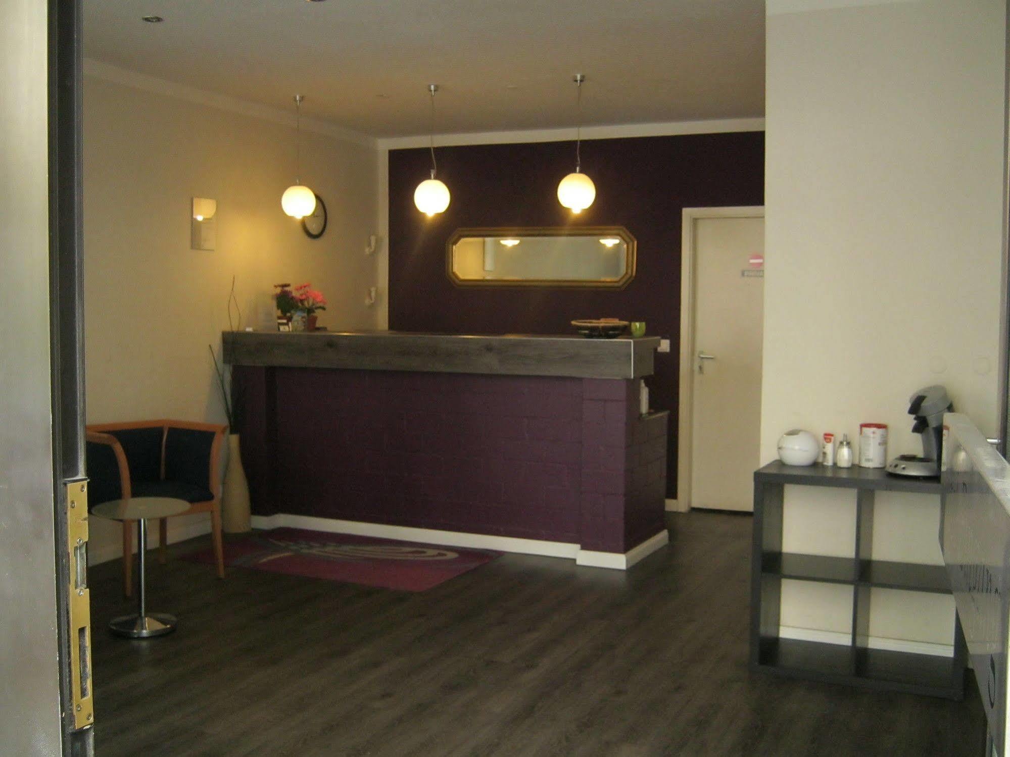 Eu Centralhotel Im Toennchen Düsseldorf Buitenkant foto